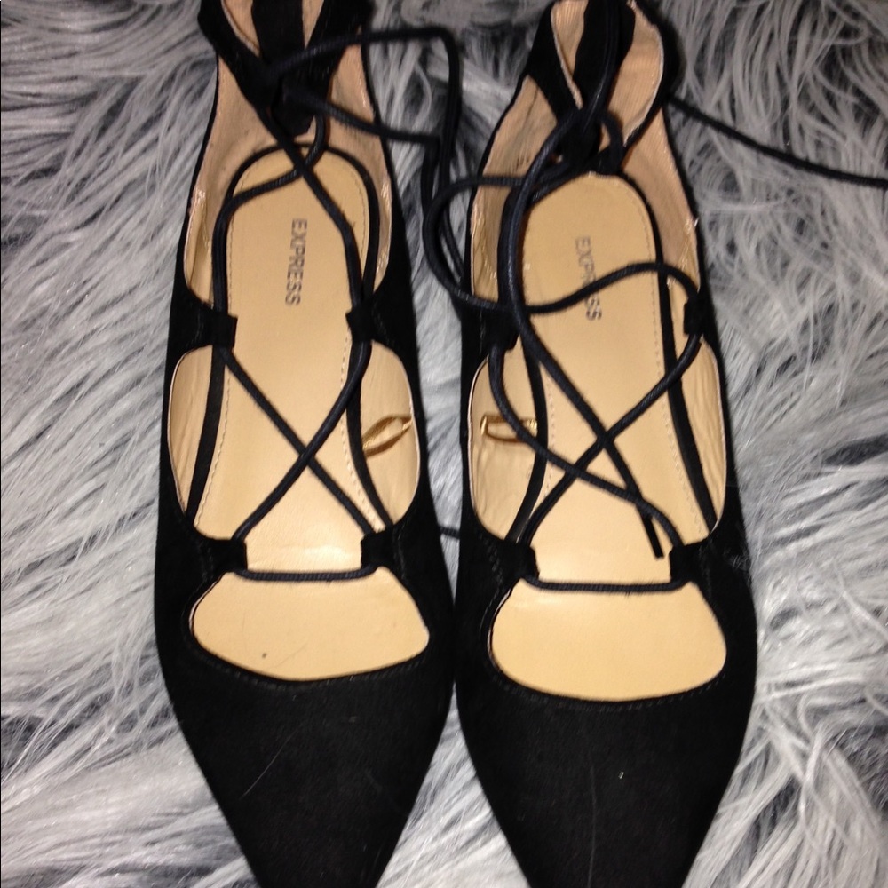 LACE UP POINTED TOE FLATS